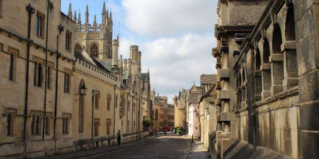 walking tours oxford england